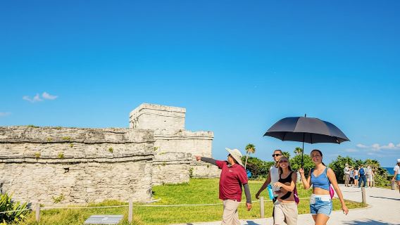 Day trip to the archaeological zone of Tulum and Cenote