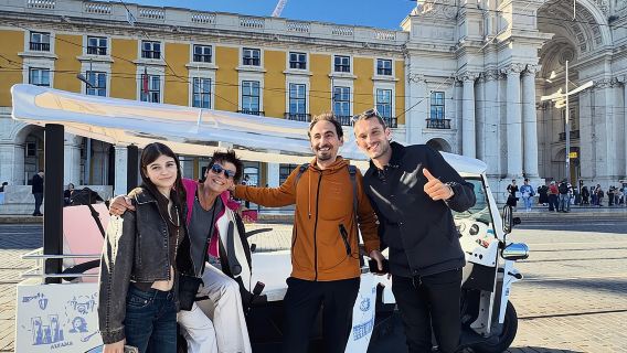 Tuk-Tuk Lisbona: Alfama, punti panoramici e sapori locali