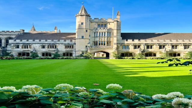 英國牛津大學包車一日遊【中文司導，倫敦來回，上門接駁】