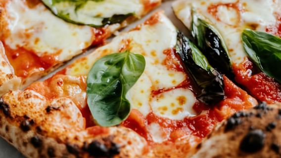 Naples: Tour with Pizza and Sfogliatella Tasting