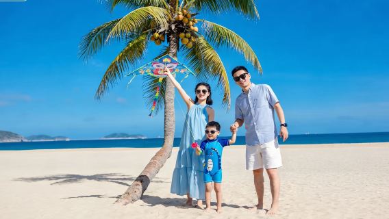 三亞亞龍灣假日度假酒店大廳吧旅拍【跟拍攝影親子照情侶閨蜜兒童跟拍家庭旅拍】