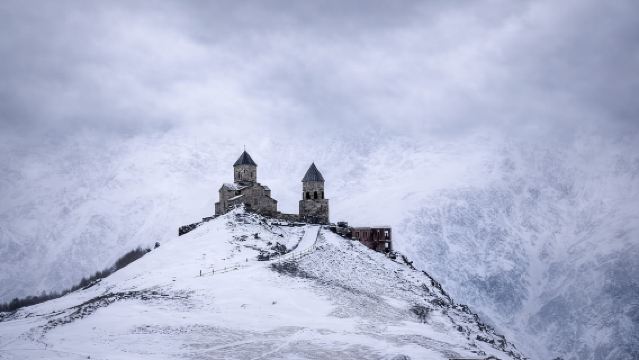 Từ Tbilisi: Tour Ananuri, Gudauri và Kazbegi có Hướng dẫn viên