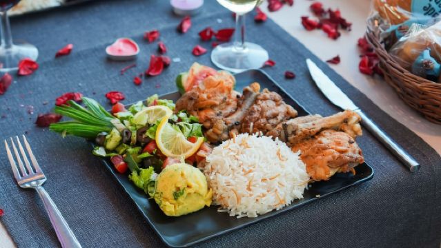 Estambul: Crucero con cena, traslado al hotel y refrescos