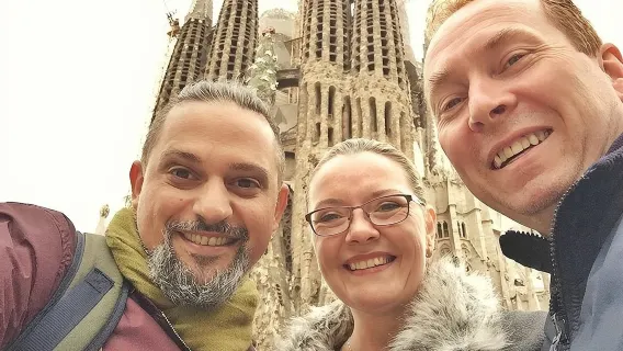 Tour privato con degustazione di cibo e bevande e accesso prioritario alla Sagrada Familia