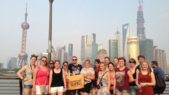 Die Highlights von Shanghai: Private Stadtrundfahrt – Bund, Nanjing Road, Bootsfahrt, Garten und mehr...