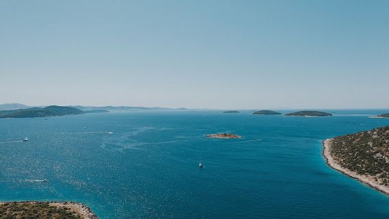 Giro in barca sulla riviera di Sebenico: Zlarin + Prvić + Tijat