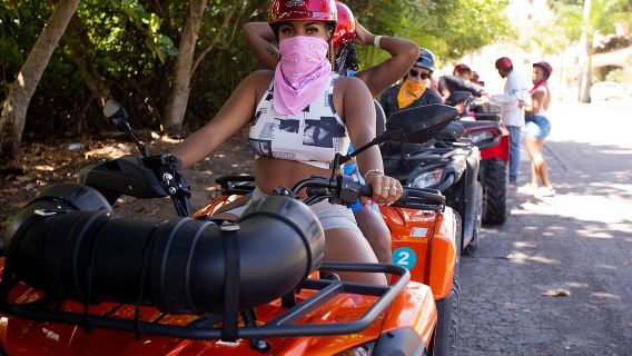 Tour privato in Jeep e ATV alla Grotta di Giada a Cozumel: tutto compreso