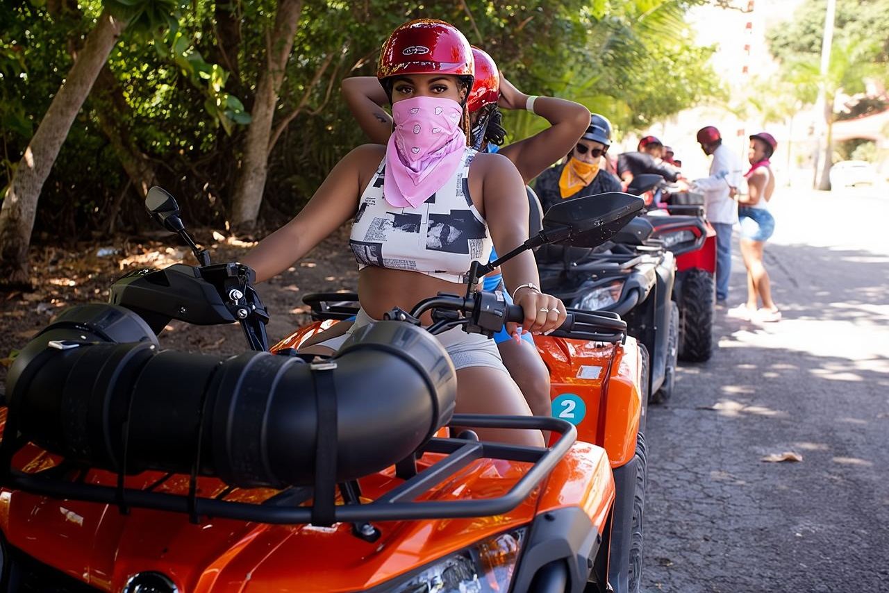 Tour privato in Jeep e ATV alla Grotta di Giada a Cozumel: tutto compreso