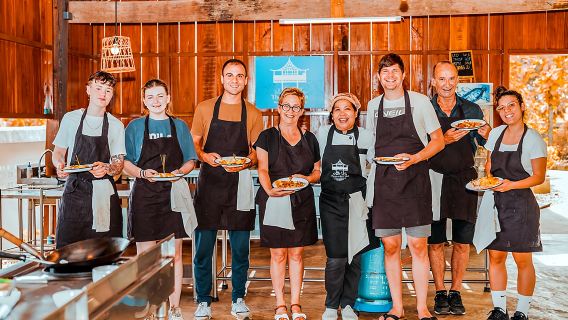 Chiang Mai Thai Cooking Lessons: 5 Cooking Schools Optional