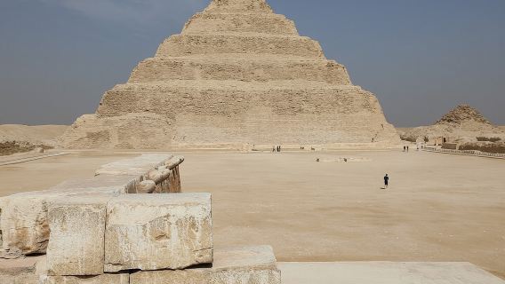 Private tour to Giza Pyramids, Saqqara and Memphis