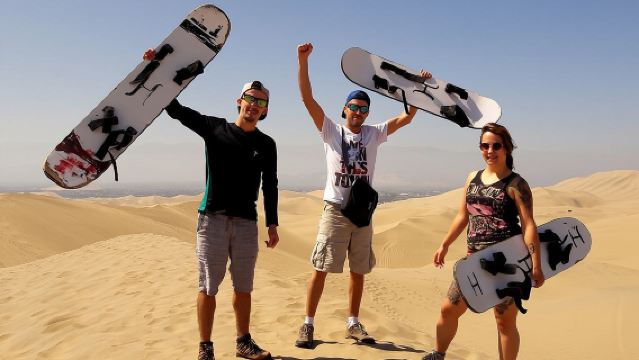 Pengembaraan Buggy dan Sandboard di Huacachina