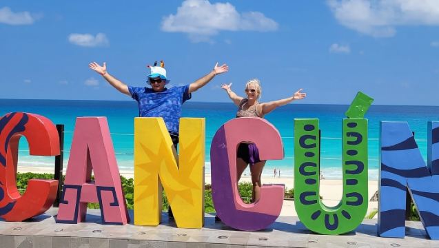 Cancun City Sightseeing and Shopping Tour on a Double Decker bus