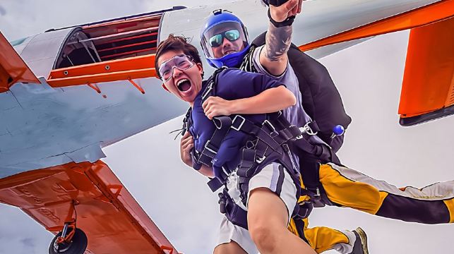 泰國旅行 芭堤雅高空跳傘體驗【酒店接送+一對一教練+中文指導+影片照片+第三方拍攝】