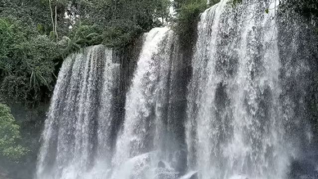 Siem Reap pergi-balik: Lawatan sewa peribadi 8 jam ke Kuil Banteay Srei, Gunung Kulen dan Beng Mealea