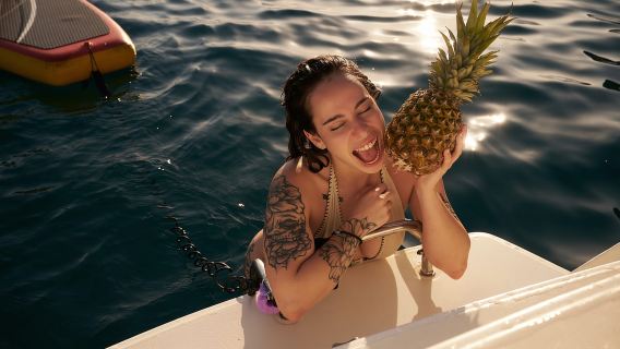 Chania Puerto Viejo: Crucero al atardecer en catamarán de lujo con vino