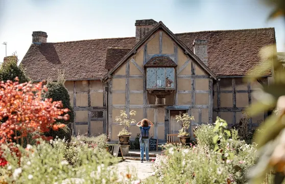 從倫敦出發：乘搭巴士前往莎士比亞故鄉埃文河畔斯特拉特福一日遊