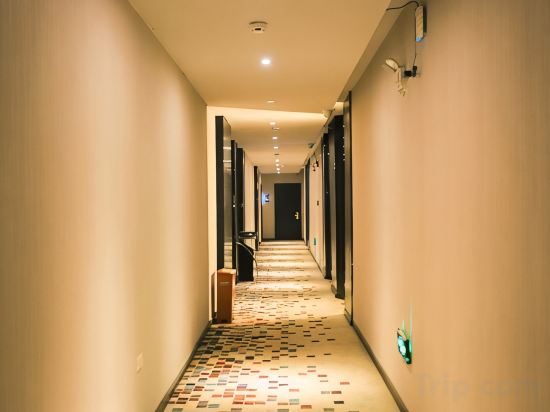 Others 3, California Holiday Hotel, Anshun