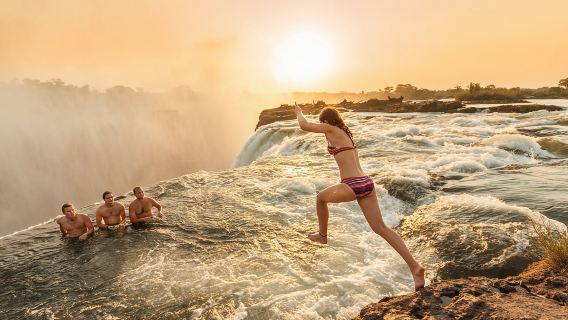 【尚比亞維多利亞瀑布】利文斯通島魔鬼泳池半日遊|飯店接