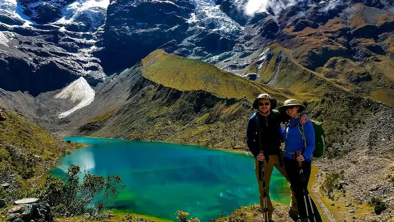 쿠스코에서 출발하여 Humantay Lake로 하루 종일 여행