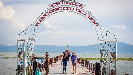 Excursión al Lago de Chapala y al Pueblo Mágico de Ajijic desde Guadalajara