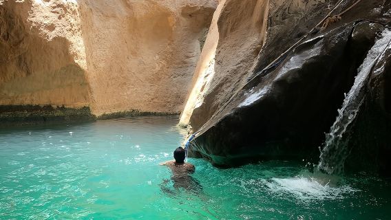 Full Day Private Tour to Wadi Shab and Bimmah Sinkhole