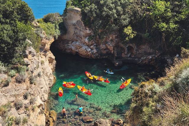 Excursión en kayak para grupos pequeños desde Sorrento a Bagni Regina Giovanna