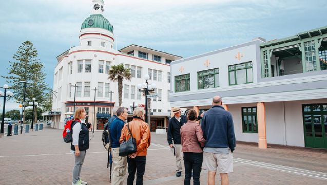 ネーピア・アールデコトラスト主催 午後2時開始のガイド付きアールデコウォーキングツアー