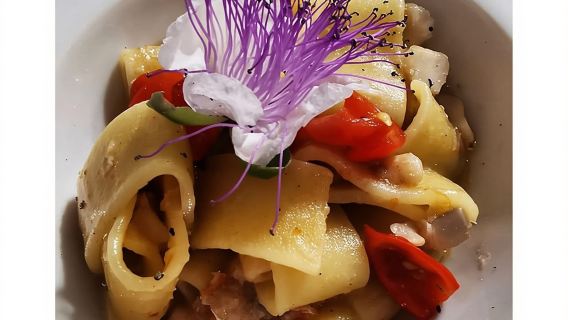 Pantelleria: 담무소에서 즐기는 정통 현지 저녁 식사