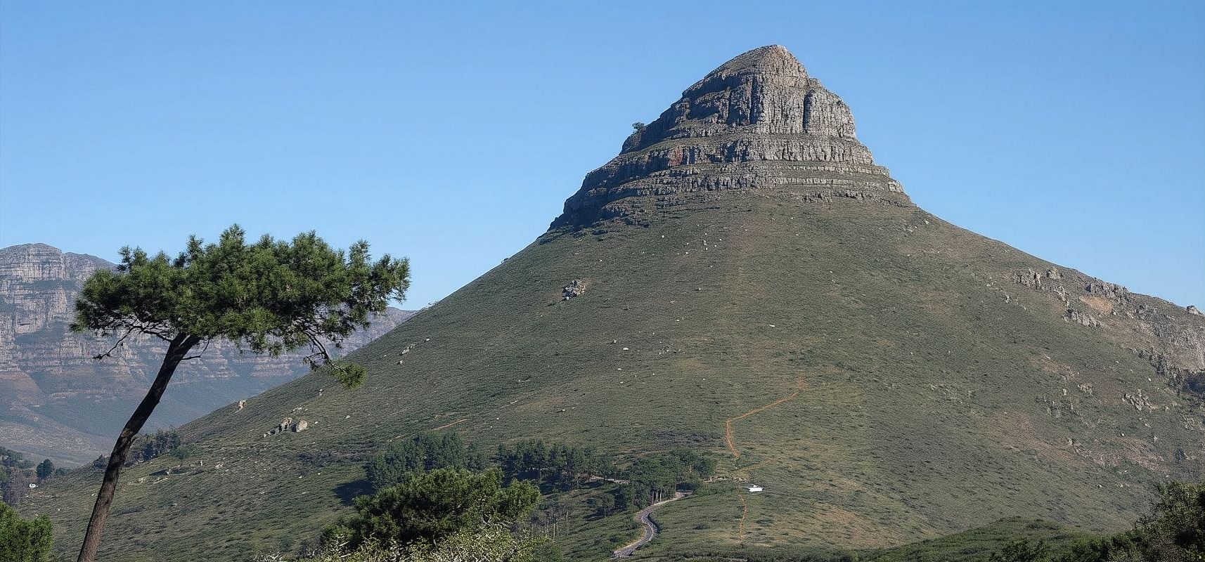 A private Hiking Tour to Lion's Head, Sign Hill, and Bo-kaap