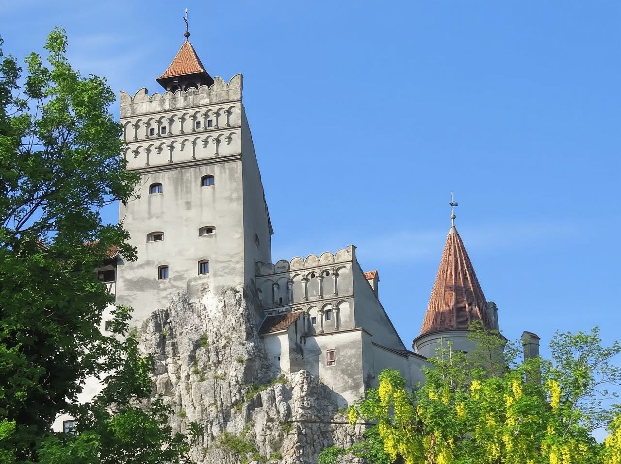 Tour di un giorno a Bucarest, Romania, andata e ritorno al Castello Bran "Castello di Dracula"|Itinerario flessibile