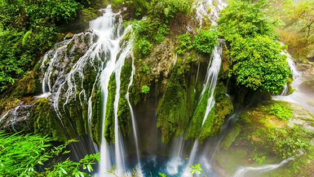 Excursión de un día en Yichang: Cascada de las Tres Gargantas + Presa de las Tres Gargantas | Guía en varios idiomas incluidos chino e inglés - Servicio de coche privado con conductor personalizado