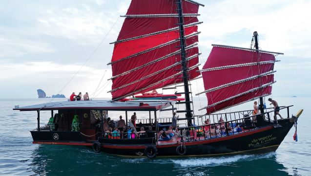 Krabi 4-Inseln-Schnorchelkreuzfahrt bei Sonnenuntergang + Schwimmen im Biolumineszenz-Wasser