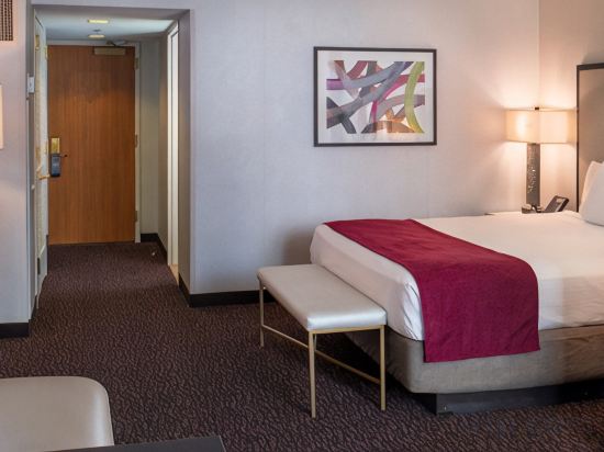 Suncoast Hotel and Casino Room Type - Deluxe King Room