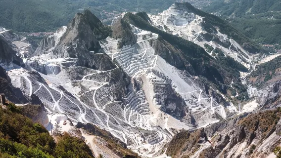 Carrara: Exclusive Marble Cave Tour Adventure in a 4x4