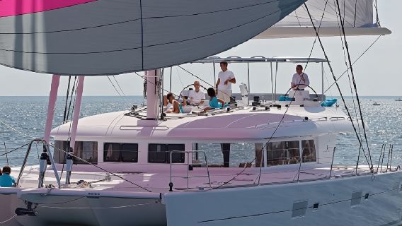 海口美蘭豪華帆船/遊艇出海體驗【海釣轟趴 / 遊艇駕駛 / 出海浮潛 / 商務接待】