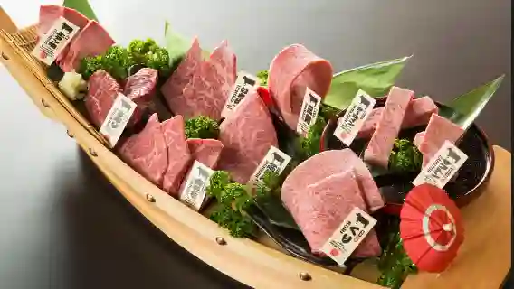 ร้าน Kobe Wagyu Yakiniku Yakiniku Akasaka Main Store ยอดนิยมของโตเกียว