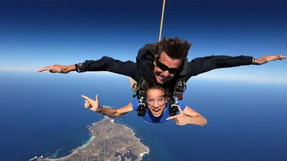 Sydney Newcastle skydiving [free pick-up and drop-off in Sydney city/skydiving certificate included/overlook Blacksmiths Beach + optional 7,500/15,000 ft]