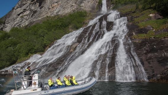 Гейрангер: Сафари по фьордам на лодке в Гейранге-фьорде