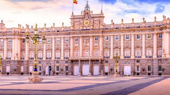 Madrid: Visita guiada al Palacio Real con entrada preferente
