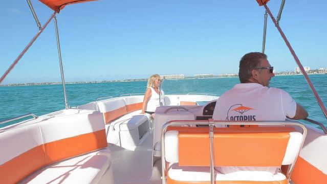 Lawatan Snorkeling Persendirian Aruba dengan Rum Punch