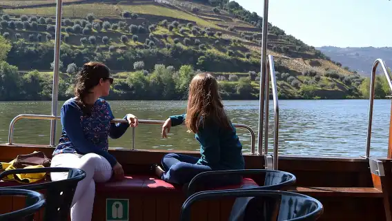 Douro Valley Tour: 2 Vineyard Visits, River Cruise, Winery Lunch