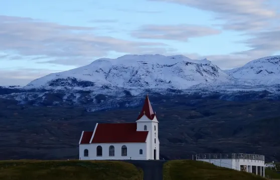 冰島西部包車行：維京歷史、熔岩瀑布、火山徒步、峽灣風光