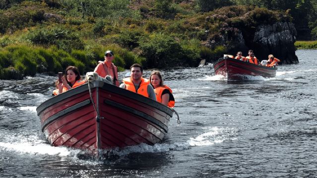 ทัวร์รถบัส เรือ และรถม้า (ค่าโดยสารรถม้าจ่ายแยกต่างหาก)