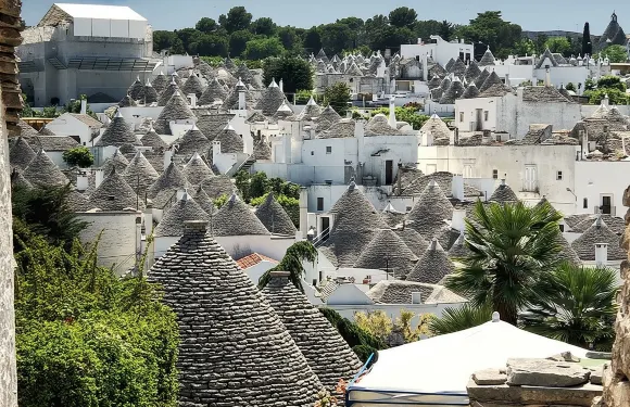 從塔蘭託出發前往洛科羅通多、阿爾貝羅貝洛及馬丁納弗蘭卡