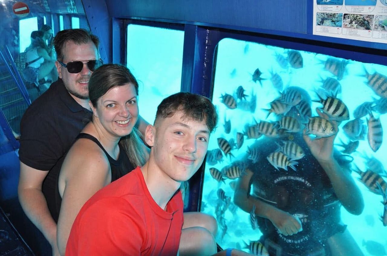 Hurghada: Orca Hyperion Semi-Submarine Tour with Snorkeling