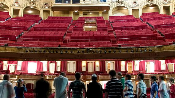 The Chicago Theatre Tour Experience