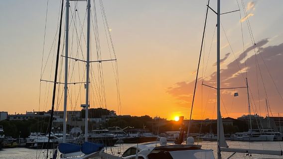 Rhodes: Rhodes mengikut laluan Segway malam