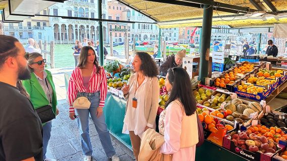 ทัวร์ชิมอาหารตลาดริอัลโต: ชิมไวน์และเที่ยวชมเมืองเวนิส