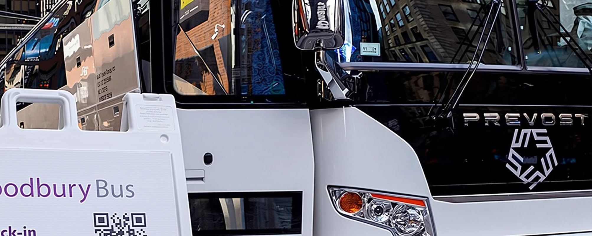 Trasferimento in bus andata e ritorno con punto di incontro al Woodbury Common Premium Outlets, partenza da Manhattan, orari multipli disponibili 94398