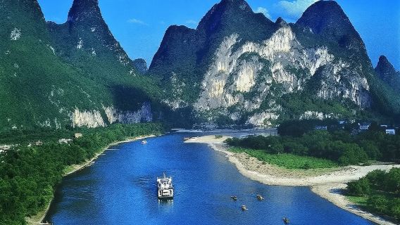 Li River Cruise from Guilin to Yangshuo: West Street, Silver Cave and Moon Hill